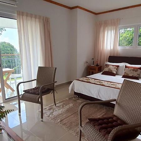Le Chant De Merle Self -Catering Studios And Apartments Mahe Island Екстер'єр фото