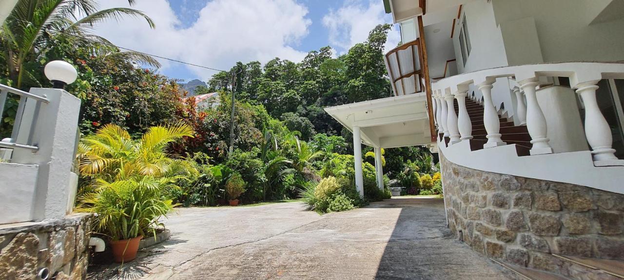 Le Chant De Merle Self -Catering Studios And Apartments Mahe Island Екстер'єр фото